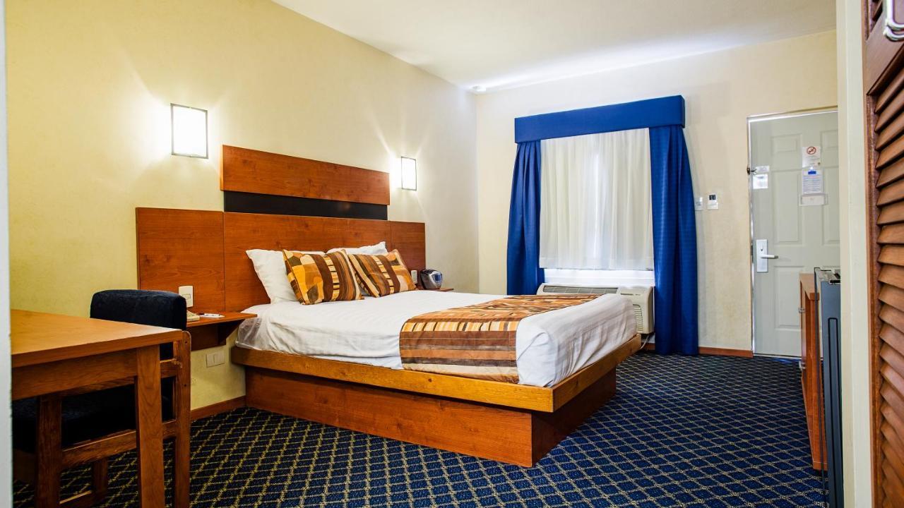 American Inn Hotel & Suites Delicias Extérieur photo