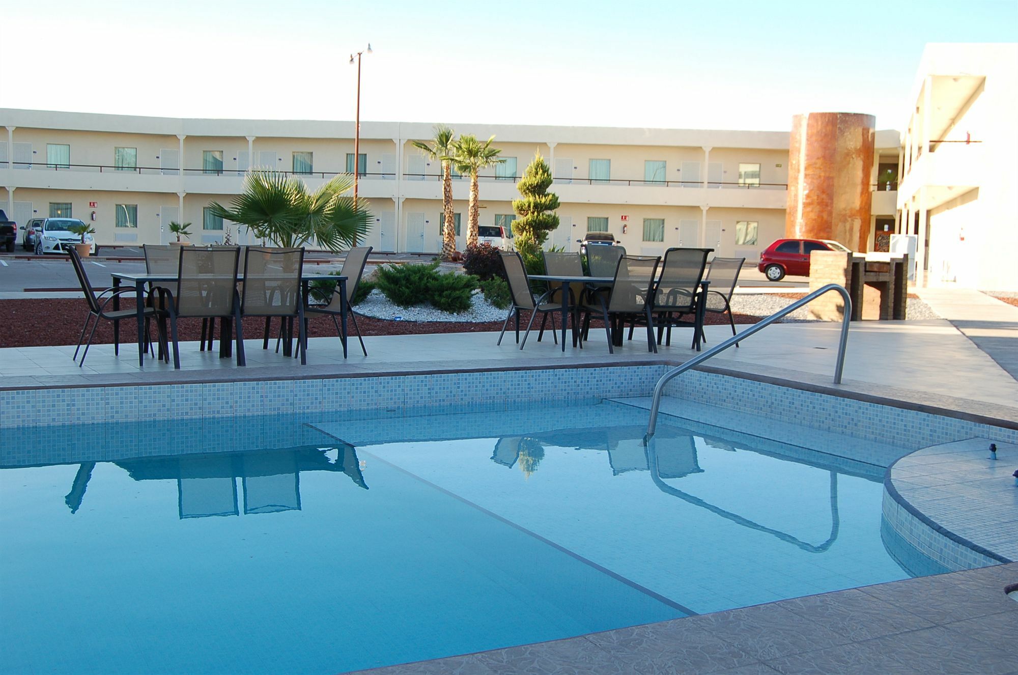 American Inn Hotel & Suites Delicias Extérieur photo