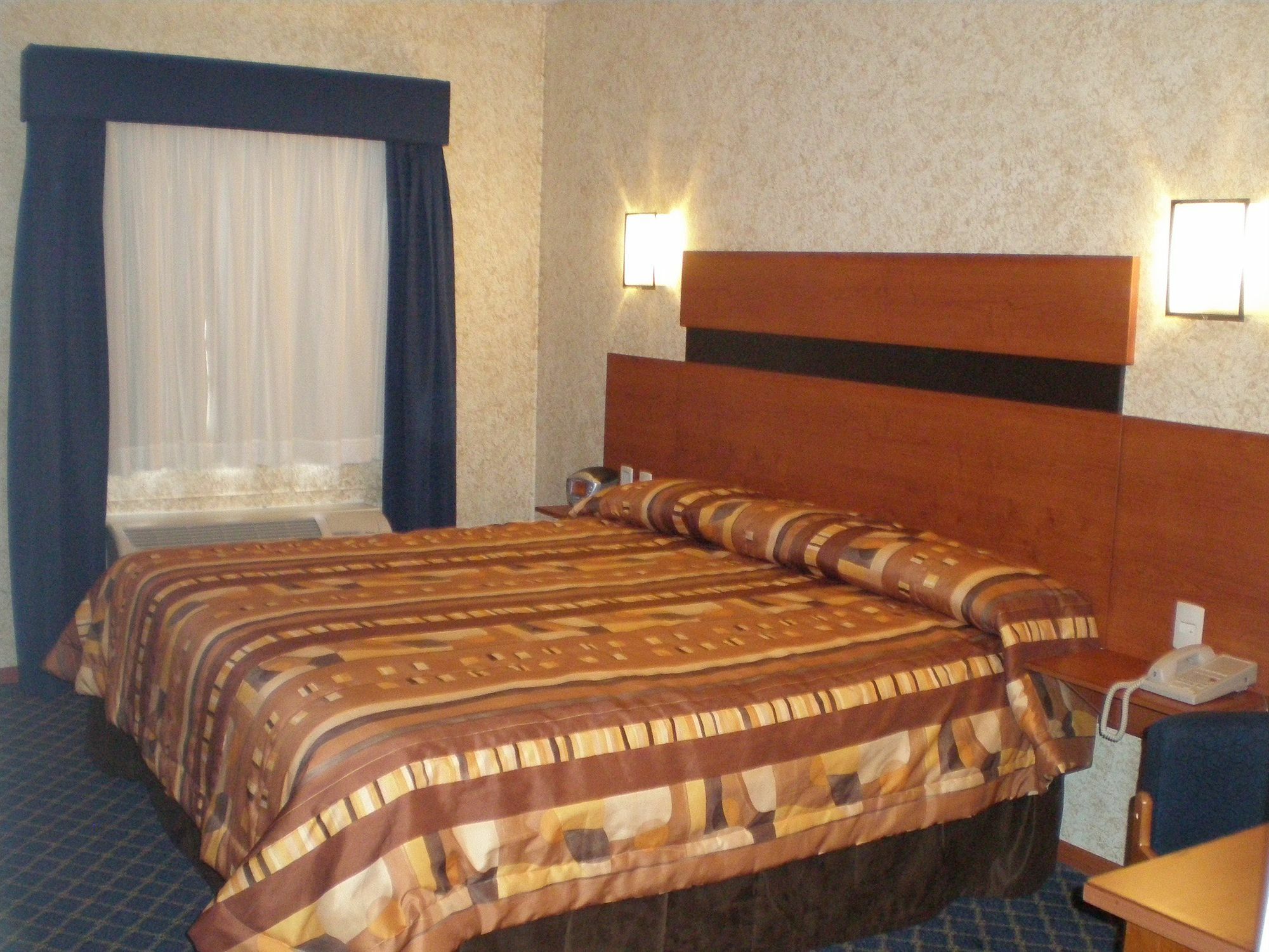American Inn Hotel & Suites Delicias Extérieur photo